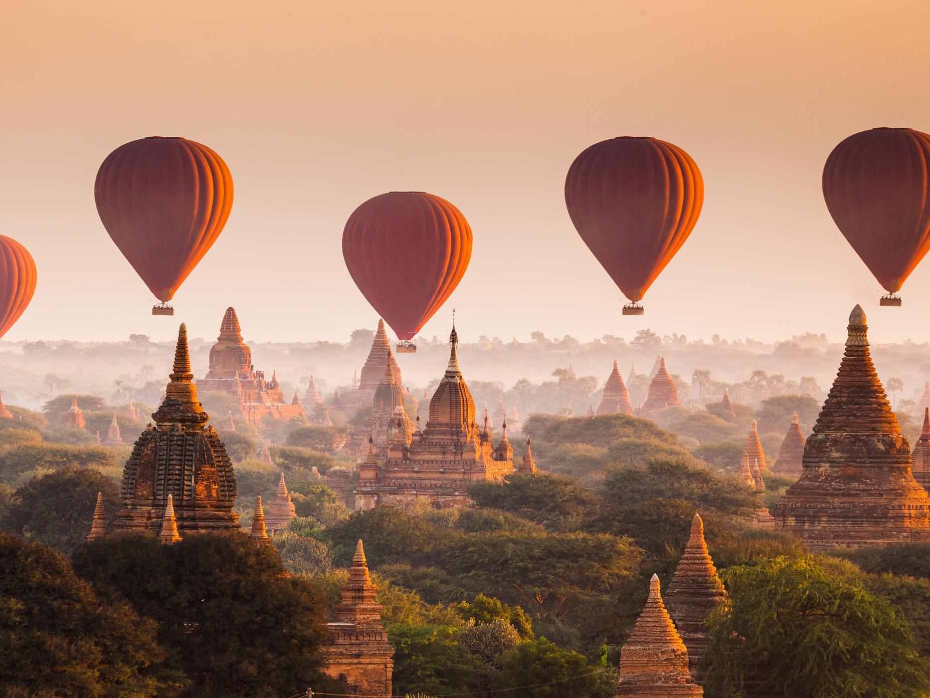 Balloon over Bagan