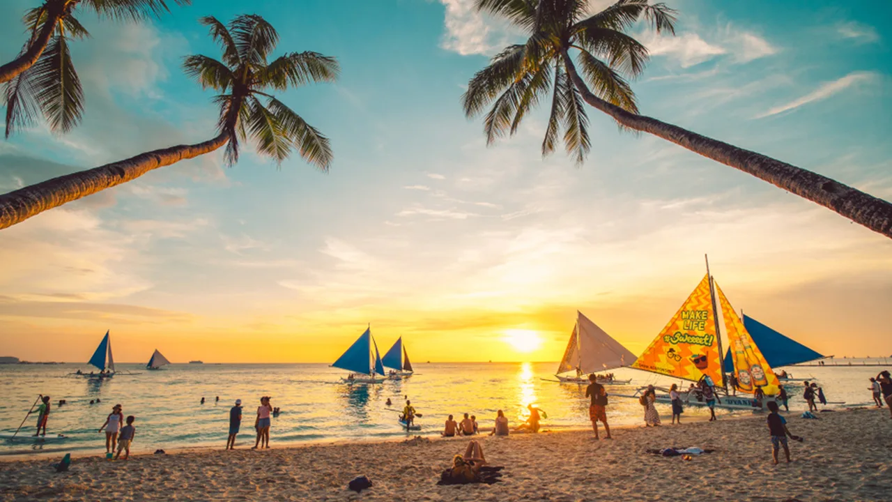 Paraw sailing in Boracay Island